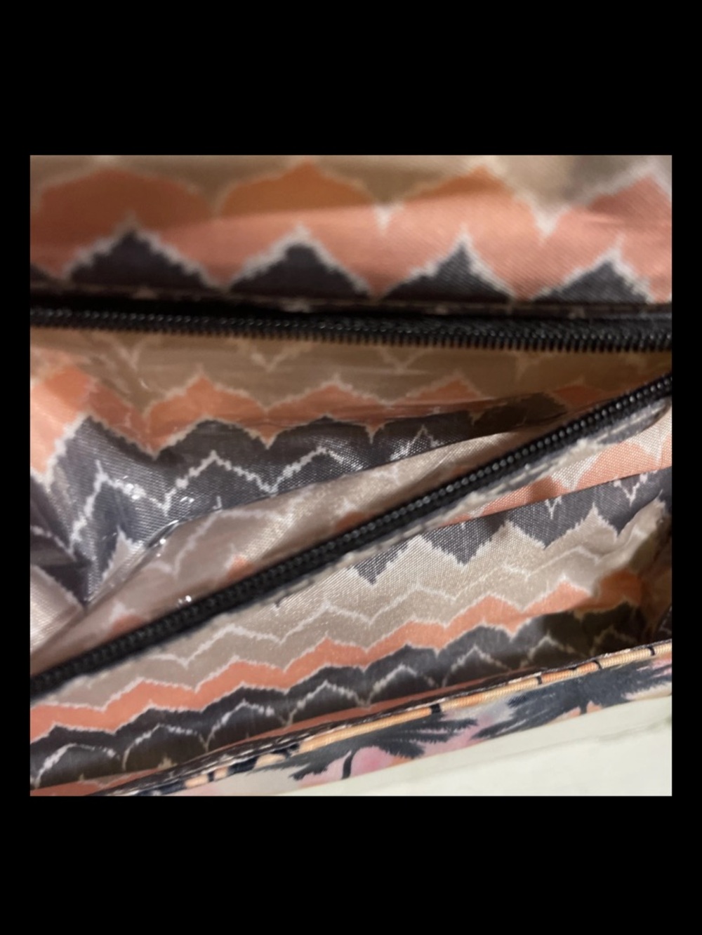 lug Palm Tree Print cosmetic Case in Peach and Black travel - Picture 3 of 4